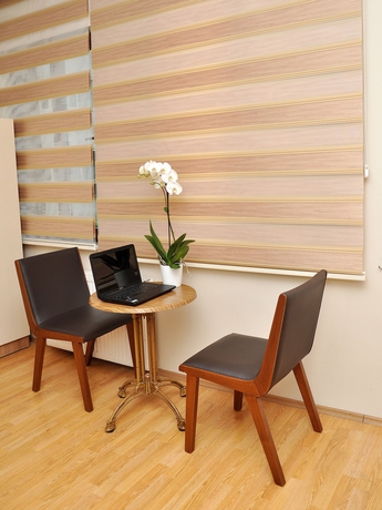 Imagen de los interiores del Hotel Arsima. Foto 7