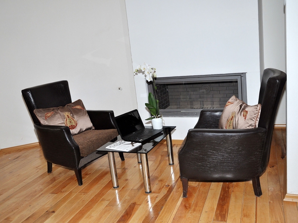 Imagen de los interiores del Hotel Arsima. Foto 9