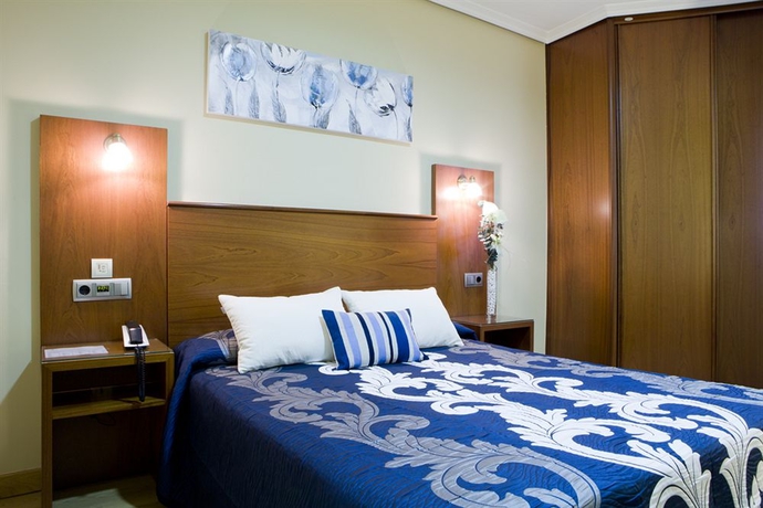 Imagen de la habitación del Hotel Arsus. Foto 10