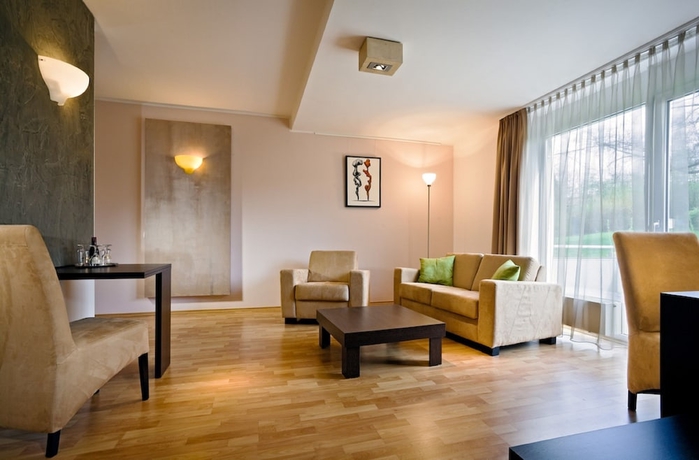 Imagen de la habitación del Hotel Art Aachen Superior. Foto 10