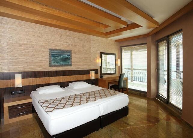 Imagen de la habitación del Hotel Art Complex Anel. Foto 11