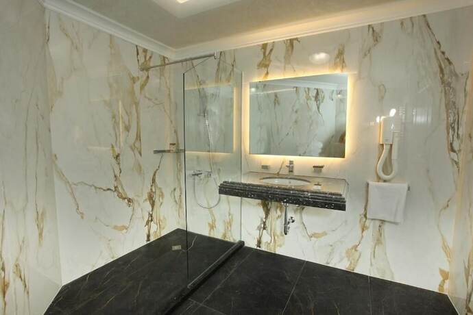 Imagen de la habitación del Hotel Art Complex Anel. Foto 16