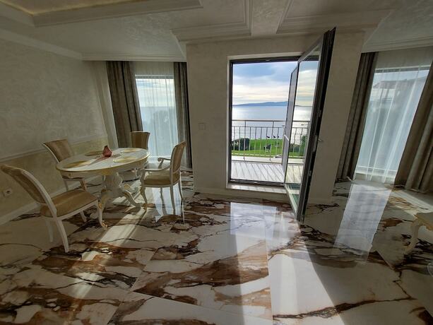Imagen de la habitación del Hotel Art Complex Anel. Foto 20