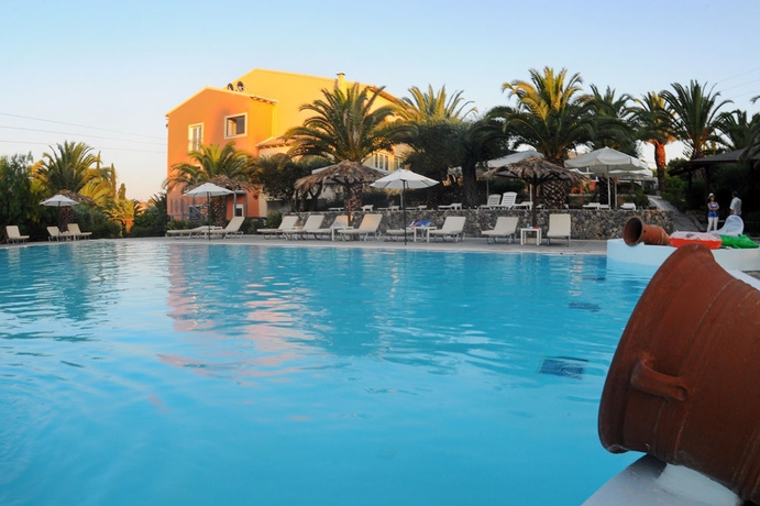 Imagen de la piscina del Hotel Art Debono. Foto 14