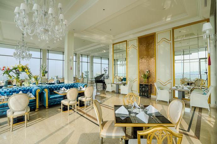 Imagen del bar/restaurante del Hotel Art Deco Luxury and Residence. Foto 4
