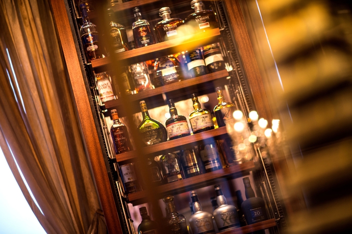 Imagen de los interiores del Hotel Art Deco Montana. Foto 10