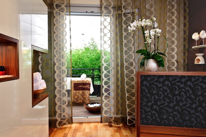 Imagen de la piscina del Hotel Art Deco Montana. Foto 15