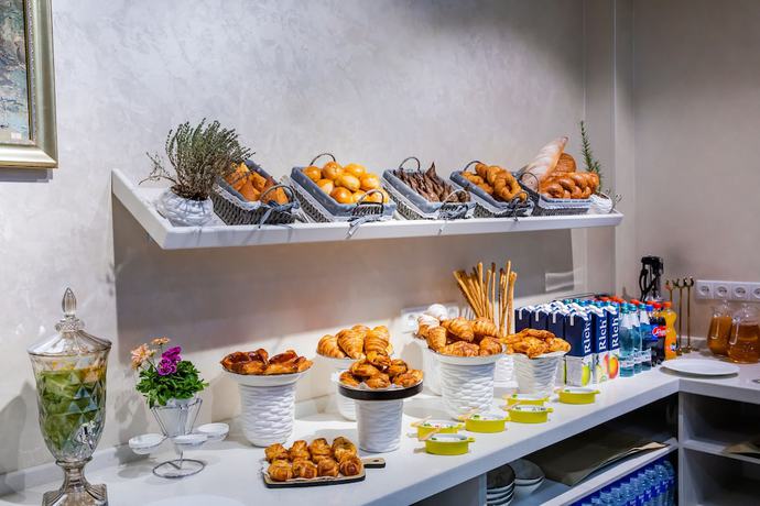 Imagen del bar/restaurante del Hotel Art Deluxe, Taskent. Foto 4