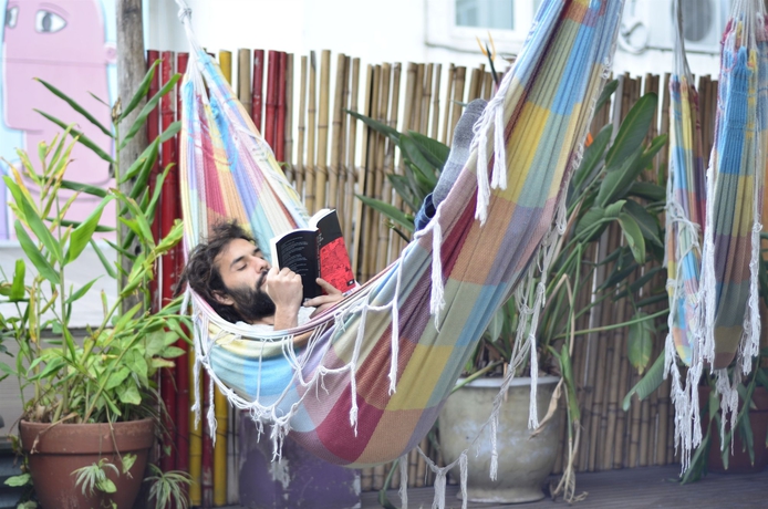 Imagen de los exteriores del Hotel Art Factory San Telmo. Foto 5