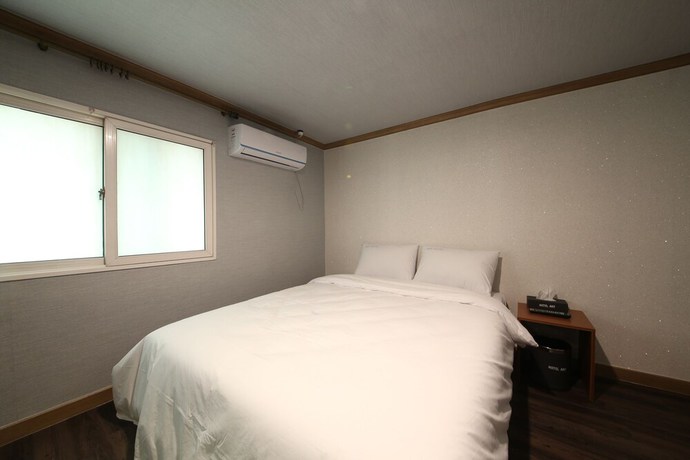 Imagen de la habitación del Hotel Art, Gumi. Foto 5