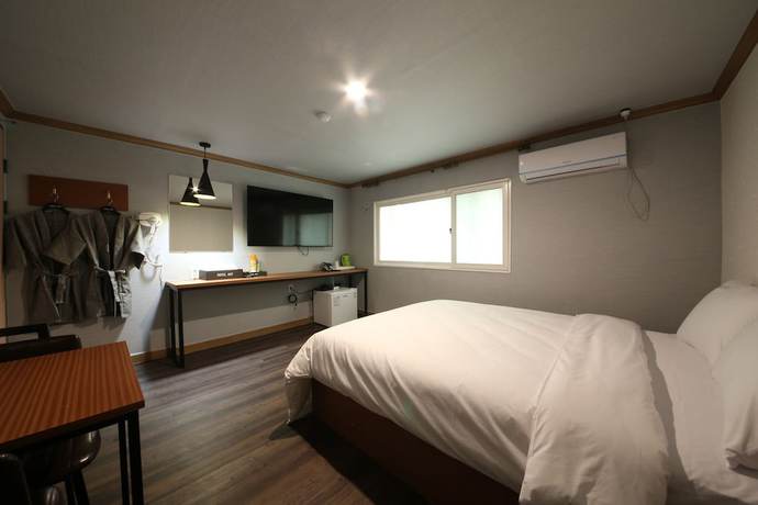 Imagen de la habitación del Hotel Art, Gumi. Foto 6