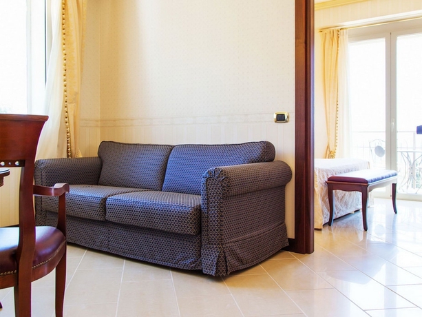 Imagen de la habitación del Hotel Art Hotel Diamond Naxos Taormina. Foto 4