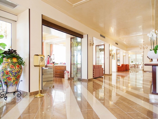 Imagen de los interiores del Hotel Art Hotel Diamond Naxos Taormina. Foto 19