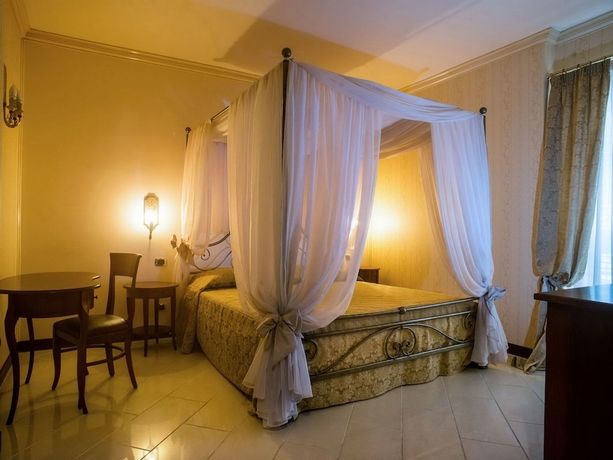 Imagen de la habitación del Hotel Art Hotel Diamond Naxos Taormina. Foto 13