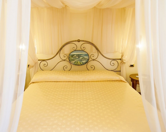 Imagen de la habitación del Hotel Art Hotel Diamond Naxos Taormina. Foto 17