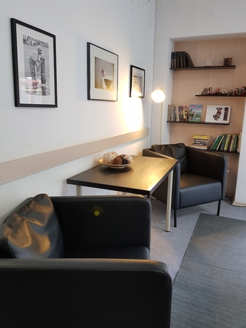 Imagen de los interiores del Hotel Art Inn. Foto 19