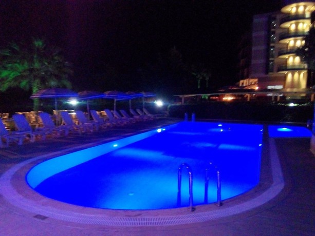 Imagen de la piscina del Hotel Art, Kusadasi. Foto 16