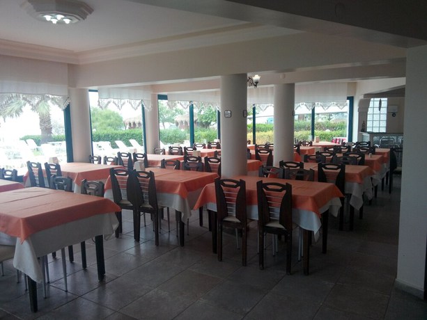 Imagen del bar/restaurante del Hotel Art, Kusadasi. Foto 3