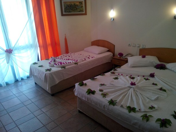 Imagen de la habitación del Hotel Art, Kusadasi. Foto 11