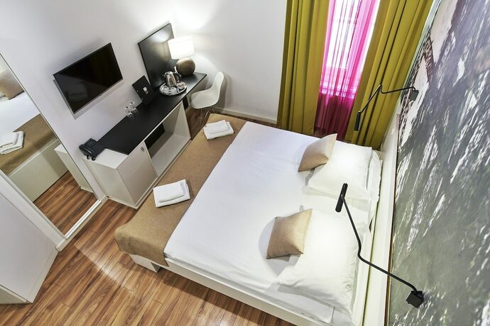 Imagen de la habitación del Hotel Art Like. Foto 22