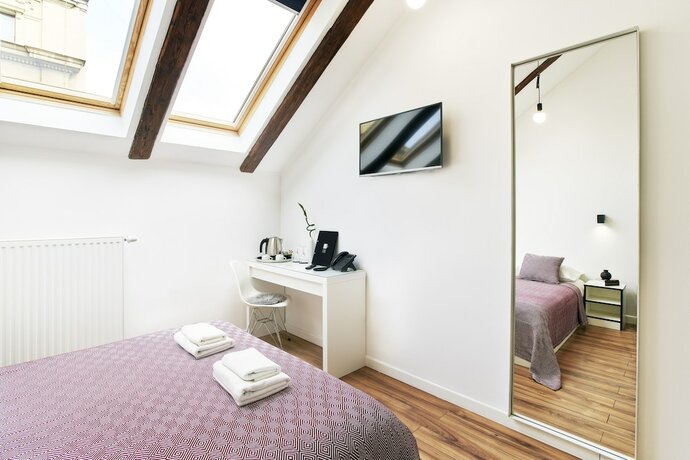 Imagen de la habitación del Hotel Art Like. Foto 27