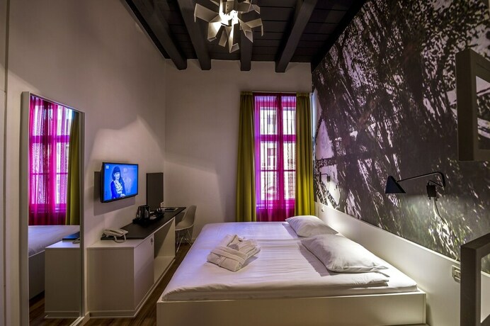 Imagen de la habitación del Hotel Art Like. Foto 29