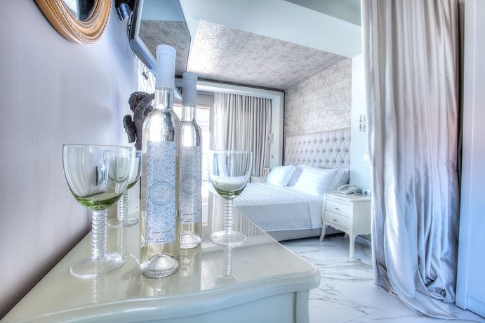 Imagen de la habitación del Hotel Art Luxury Suites. Foto 6