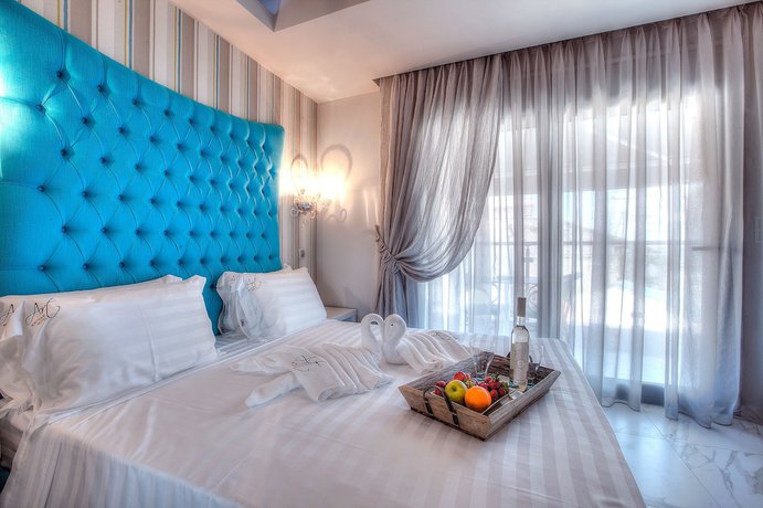 Imagen de la habitación del Hotel Art Luxury Suites. Foto 8