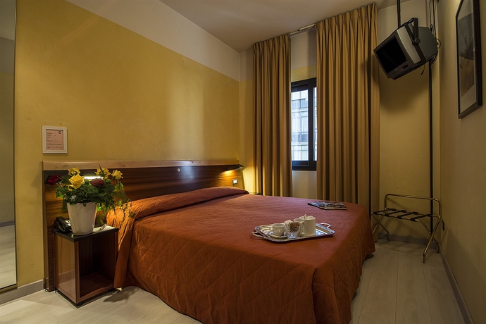 Imagen de la habitación del Hotel Art Milano. Foto 7