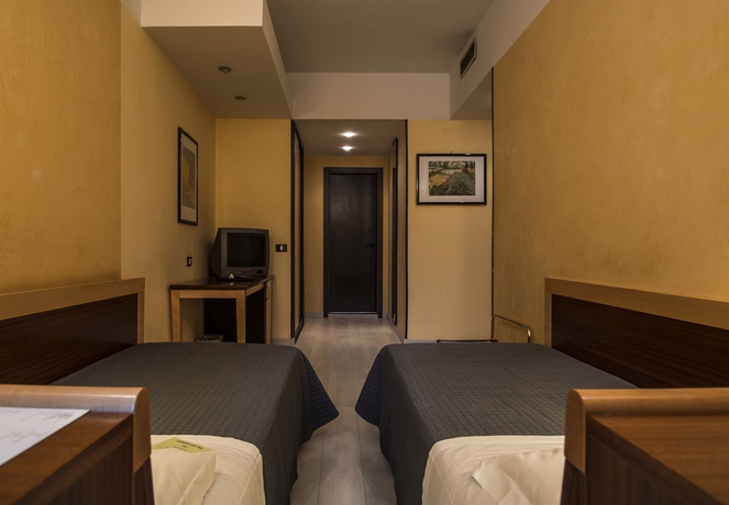 Imagen de la habitación del Hotel Art Milano. Foto 8