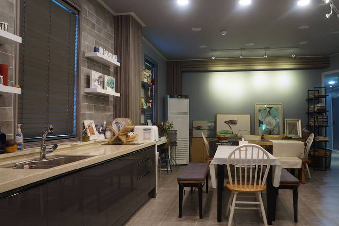 Imagen del bar/restaurante del Hotel Art N Stay - Hostel. Foto 2