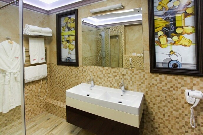 Imagen de la habitación del Hotel Art Nring. Foto 24