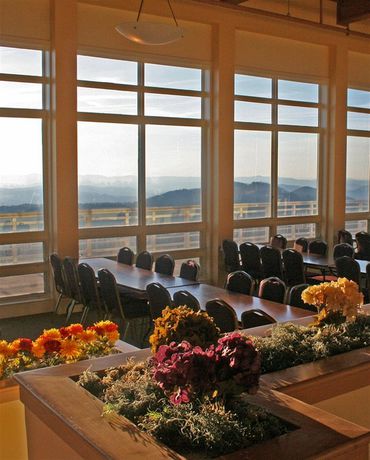 Imagen de los interiores del Hotel Art Of Living Retreat Center. Foto 10