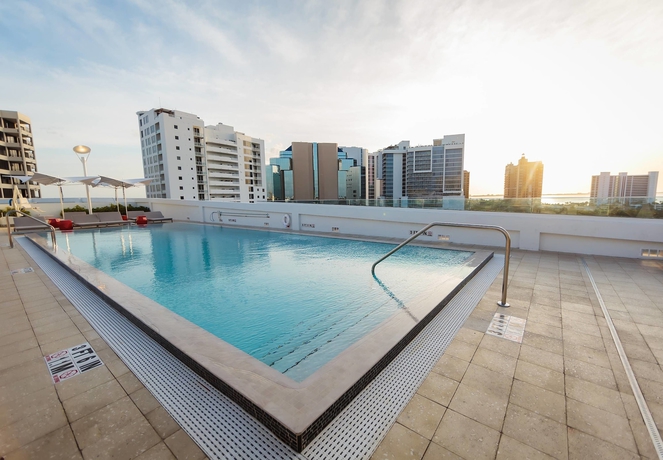 Imagen de la piscina del Hotel Art Ovation, Autograph Collection. Foto 18