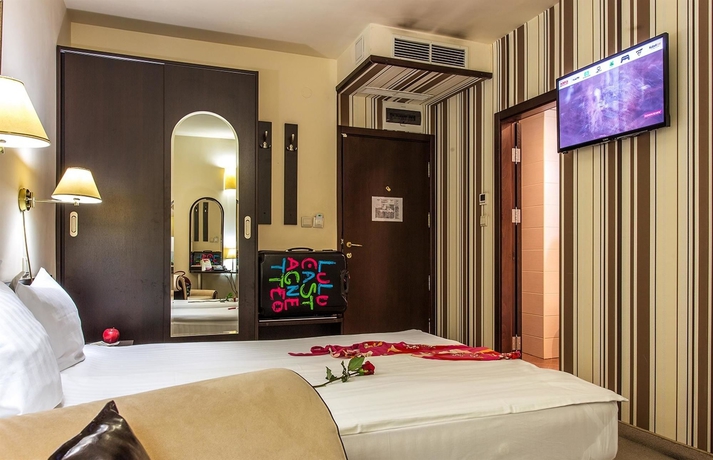 Imagen del bar/restaurante del Hotel Art Plaza. Foto 2