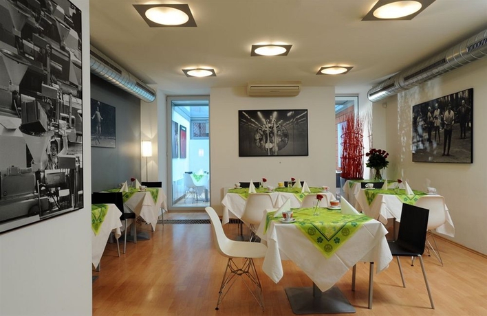 Imagen del bar/restaurante del Hotel Art Prague. Foto 3