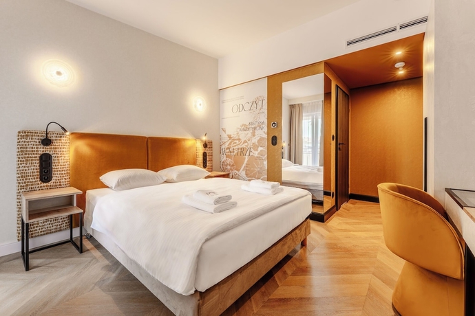 Imagen de la habitación del Hotel Art Queen Aparthotel. Foto 12