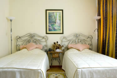 Imagen de la habitación del Hotel Art, Sarajevo. Foto 5