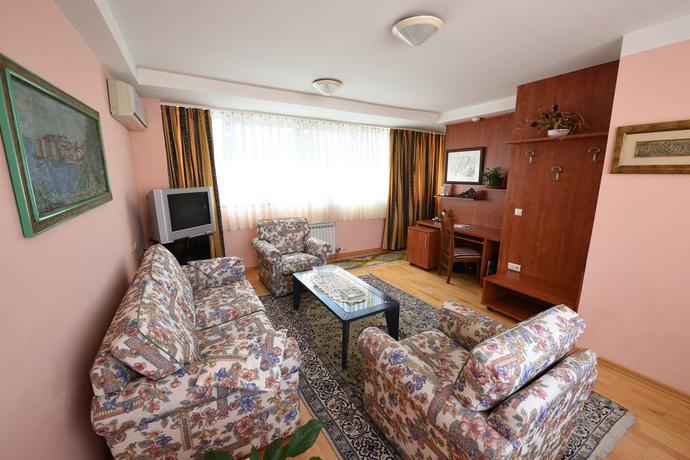 Imagen de la habitación del Hotel Art, Sarajevo. Foto 7