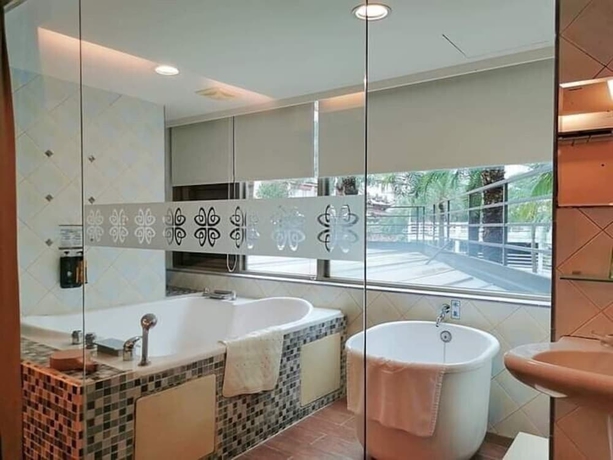 Imagen de la habitación del Hotel Art Spa Hotel. Foto 9