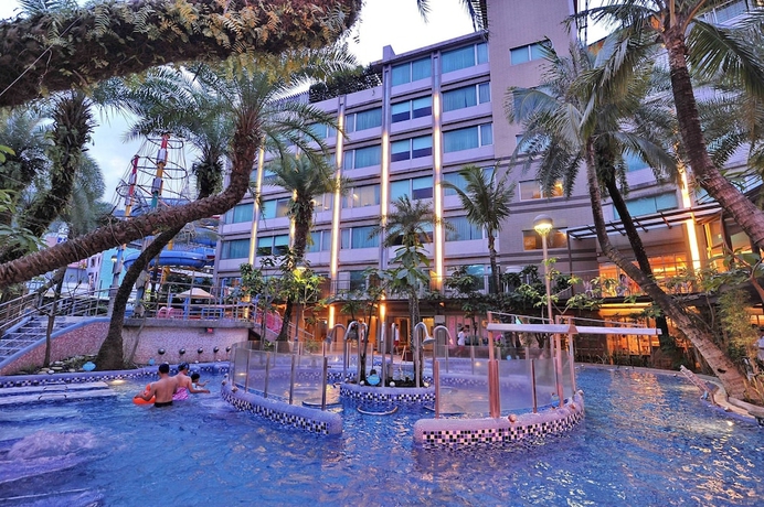 Imagen de la piscina del Hotel Art Spa Hotel. Foto 16