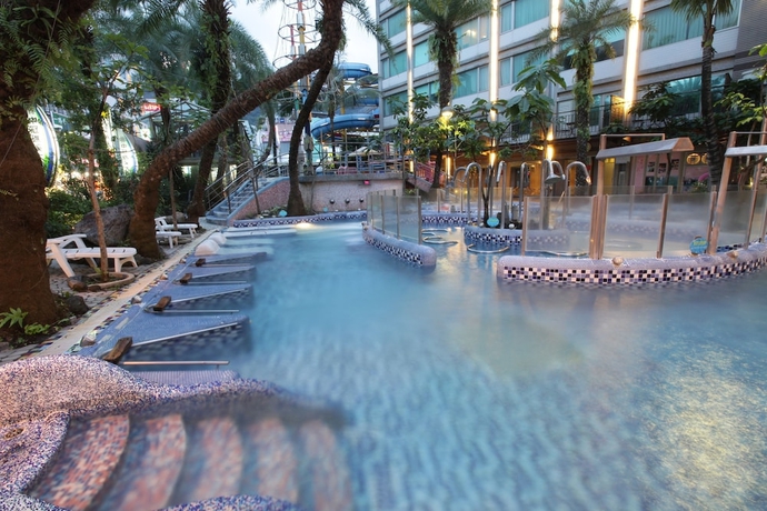 Imagen de la piscina del Hotel Art Spa Hotel. Foto 18