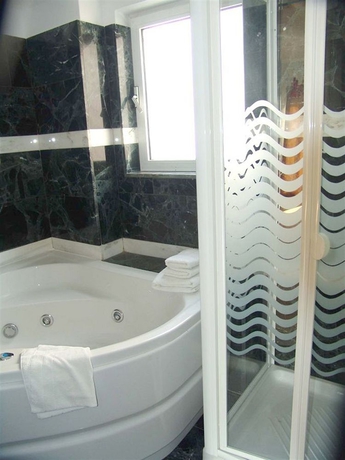 Imagen de la habitación del Hotel Art Suites Athens. Foto 8