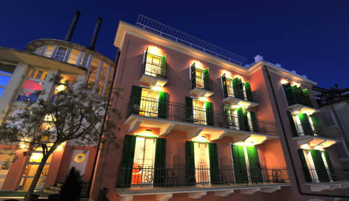 Imagen de la habitación del Hotel Art Tartini. Foto 2