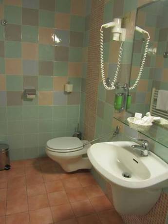 Imagen de la habitación del Hotel Art Tartini. Foto 4