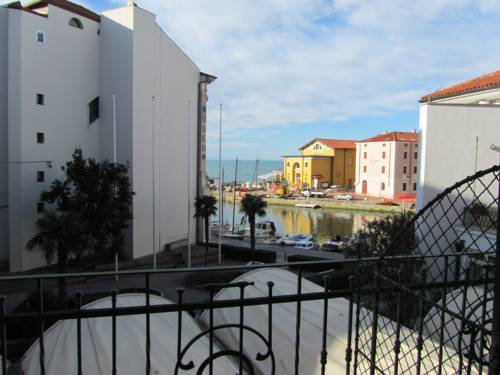 Imagen de la habitación del Hotel Art Tartini. Foto 5