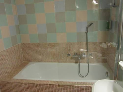 Imagen de la habitación del Hotel Art Tartini. Foto 7