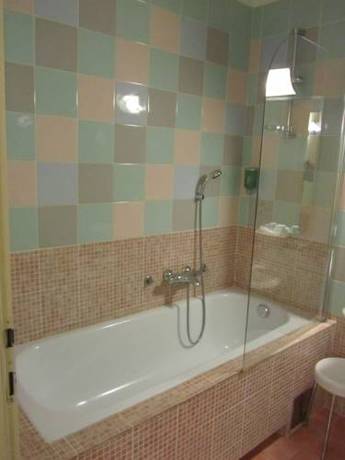 Imagen de la habitación del Hotel Art Tartini. Foto 8