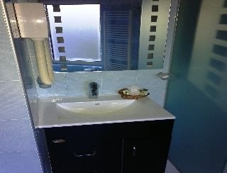 Imagen de la habitación del Hotel Art'Otel. Foto 6