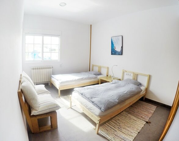 Imagen general del Hotel ArtSurfCamp - Hostel. Foto 10